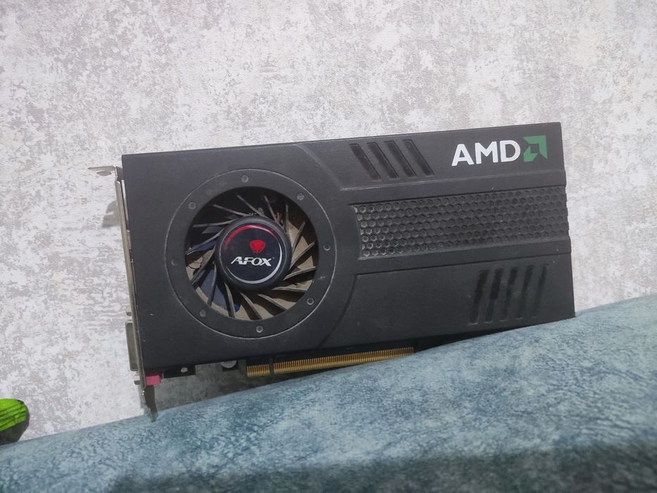 Продаю видеокарту hd6850 1gb на запчасти или вастоновление