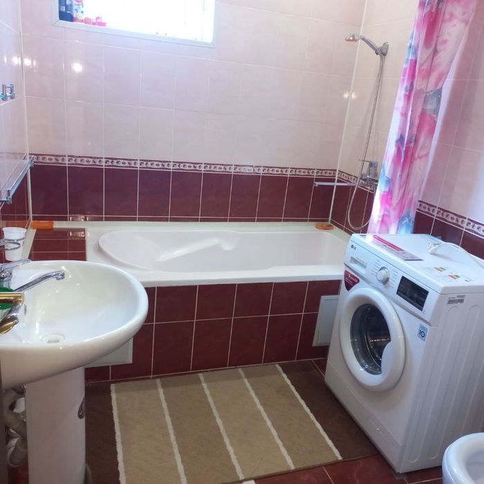 Fargona shaxar sentrda kvartira ijaraga beriladi Unversitet oldida