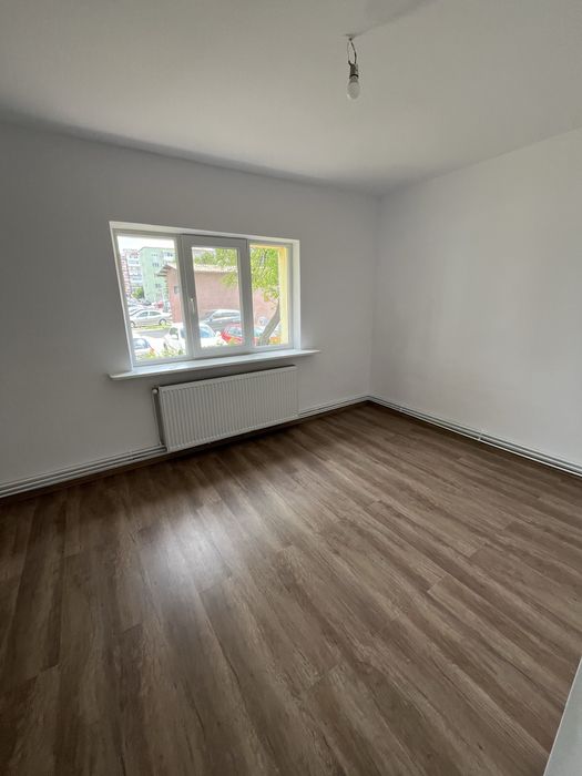 Apartament 2 camere zona Sara