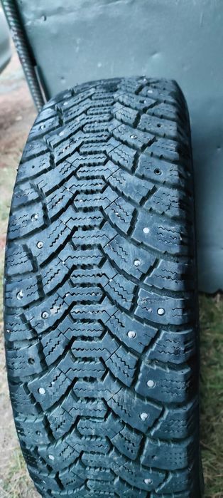 Продам комплект зимней резины