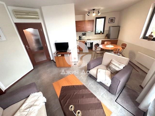 Продава се Двустаен апартамент в с. Кошарица, Област Бургас - 70 кв.м за 972 €/кв.м - Снимка #1