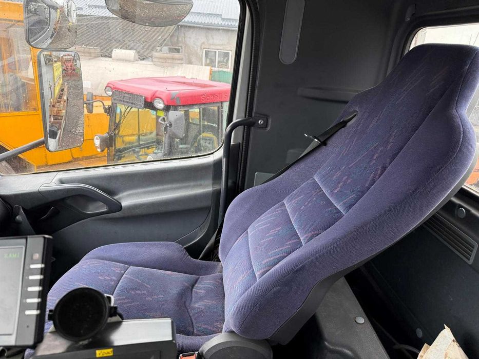 Autoutilitara Sararita Mercedes Atego 5m cub