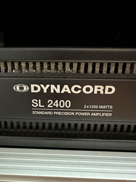 Vand 2 boxe FBT himaxx60 a impreuna cu amplificator dynacord SL2400