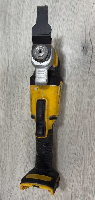 Продавам Мултифункционален инструмент DeWalt DCS355