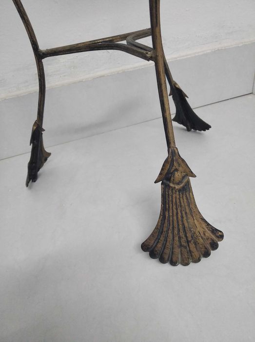 Подставка для вазы, горшка, цветов.