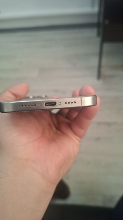 Продам Iphone 15 pro max 256
