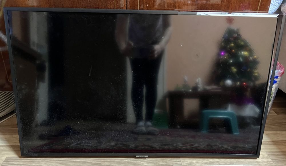 Телевизор на запчасти Samsung 4K