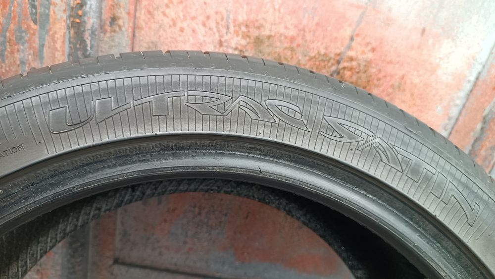 225/45/17 Vredestein .