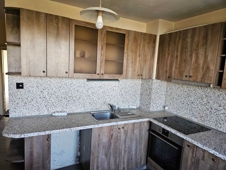 Продавам кухня с електроуредите