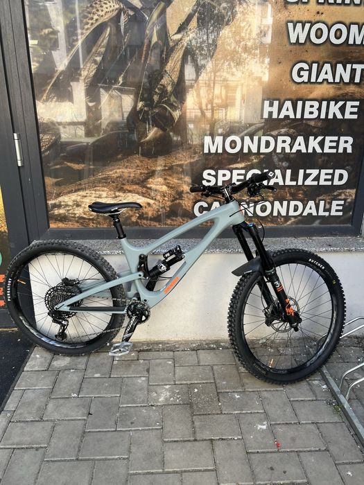 Diamondback Mission 2 C Carbon  Full Suspension