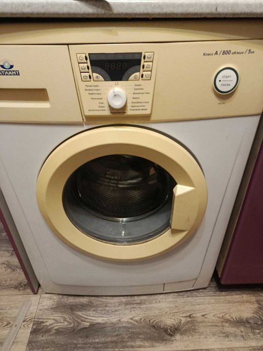 Продам стиральная машинка Атлант 50C82 (пробит бак), можно запаять.