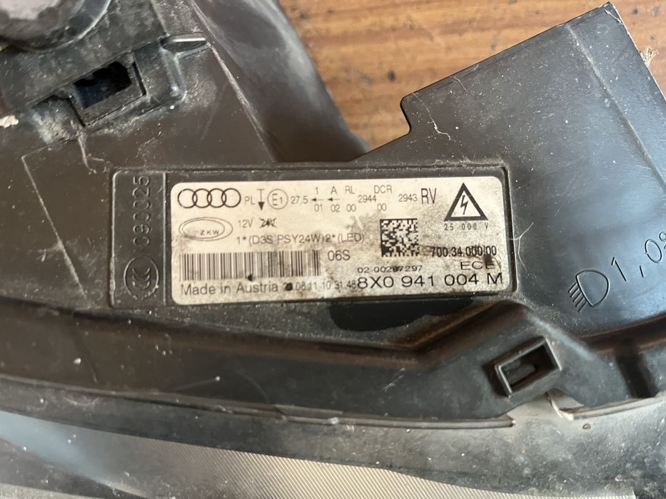 Far dreapta audi a1 bi xenon