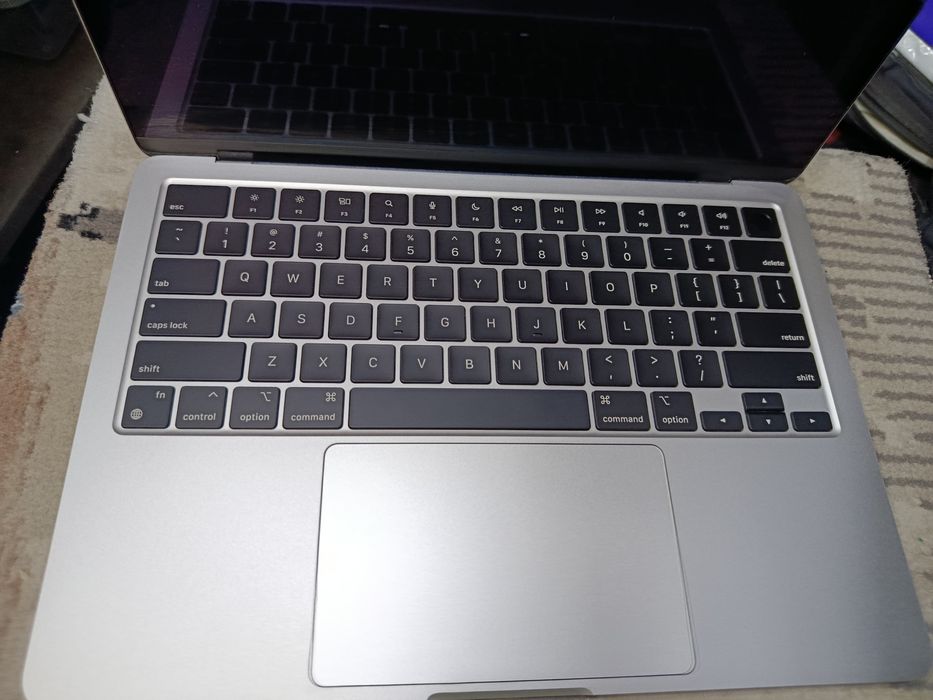 MacBook Air m3 16/256
