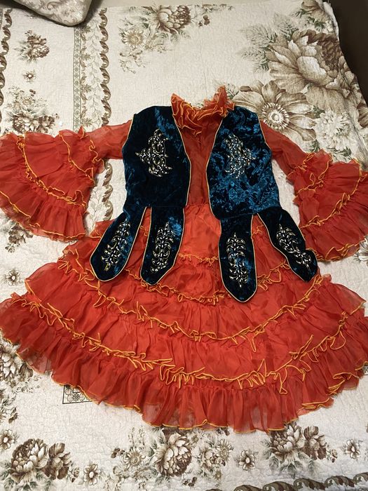 Продам платья нарядные