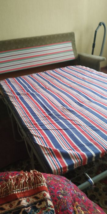 Диван -кровать и два кресла Болгария