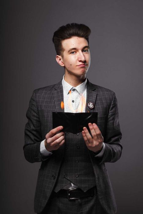 Фокусник Иллюзионист