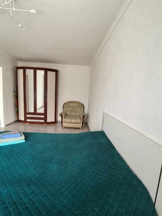 Сдам 1-ком. кв посуточно. Естая 99.