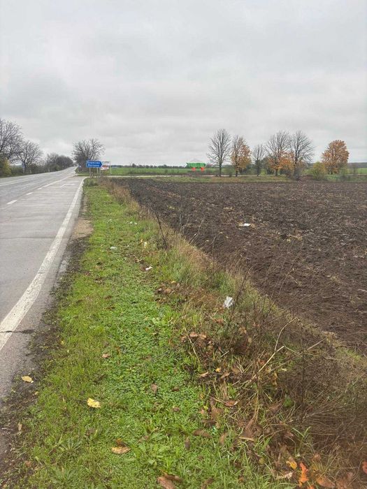 Продавам ъглов парцел