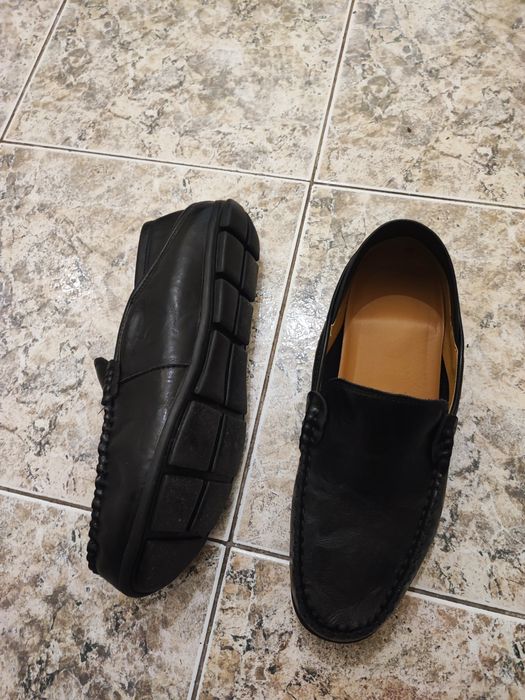 Черни кожени мокасини