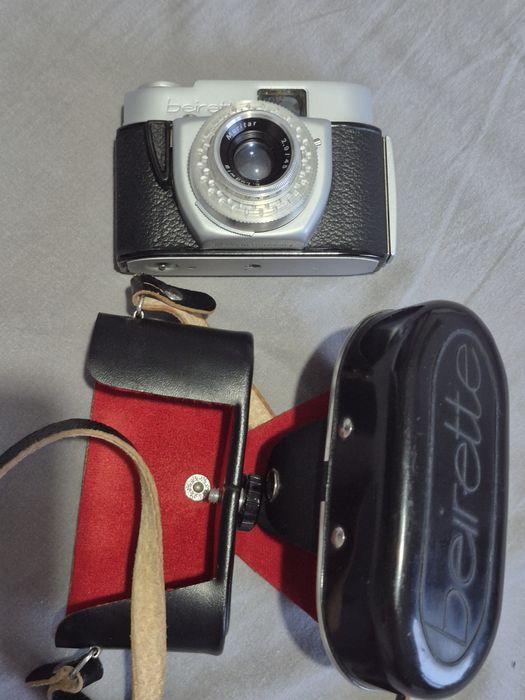 Vând aparat de fotografiat