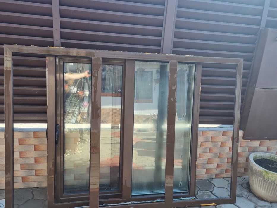 Vand 2 geamuri termopane din aluminiu maro