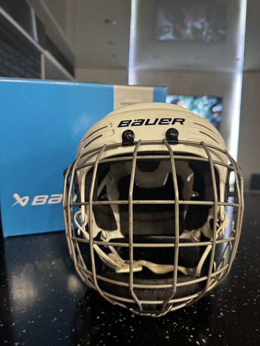 Хоккейный шлем от 4 до 8 лет