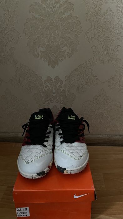 футбольный кроссовка nike lunar gato