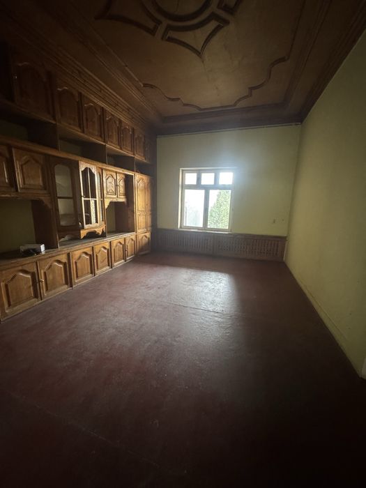 Sergeli hovli arenda 2 etaj 8 sotix