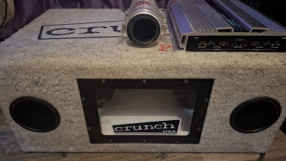 Subwoofer Crunch USA cu 2difuzoare de 10inch/statie amplificare/condensator 1 Farad