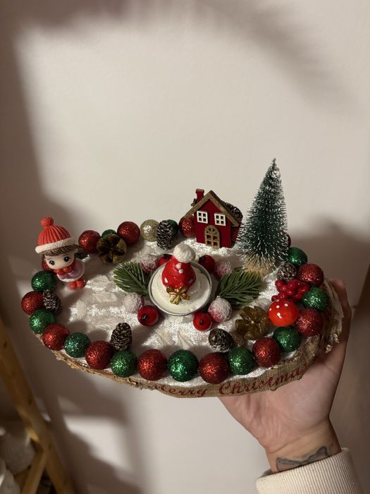 Aranjamente pentru masa de Craciun model unic