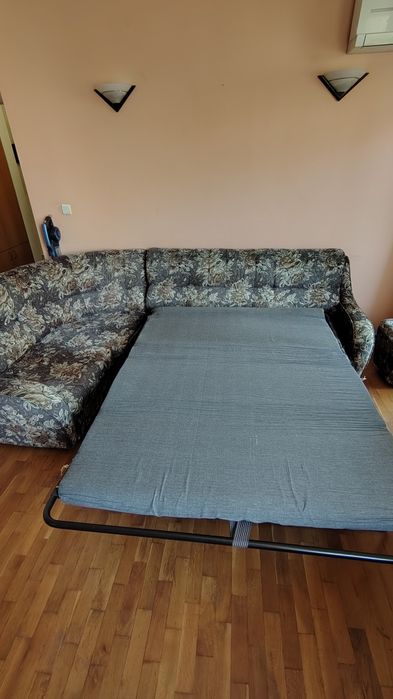Продавам ъглов диван