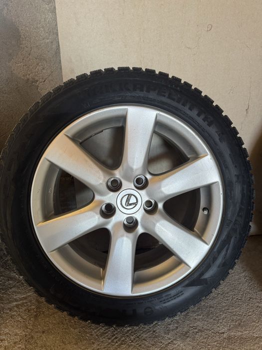 Диски с резиной.