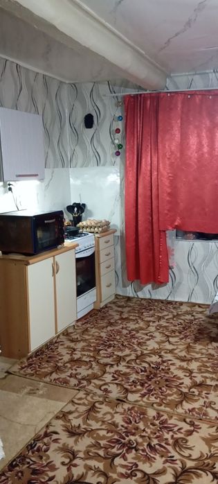 Продам очень теплый дом , хоз постройки , огород ,