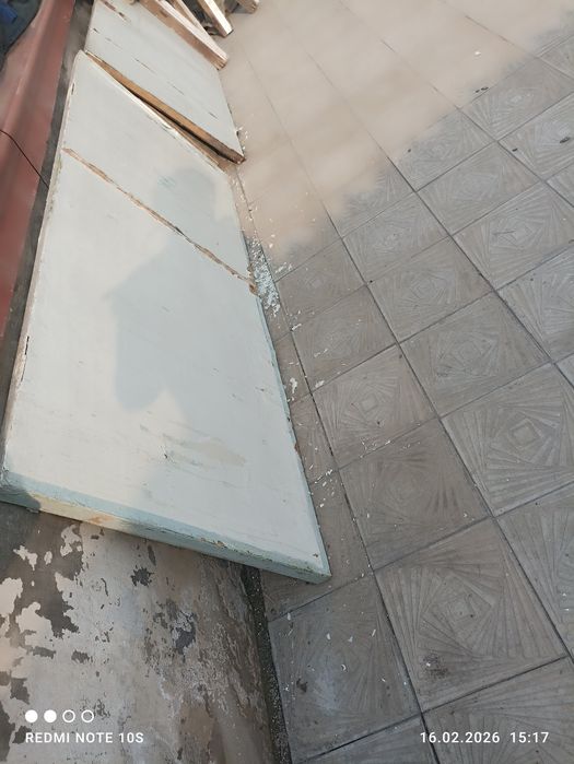 Eshik bor. Ешик бор