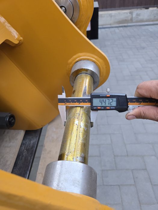 Продам гидромолот НОВЫЙ на 3в1 JCB CAT