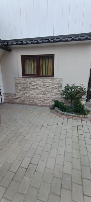 Efectuez lucrări interioare și exterioare