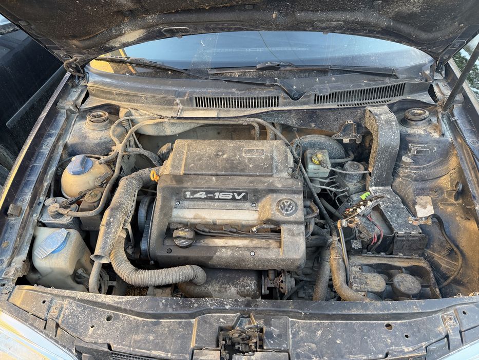 Piese Golf IV 1.4 16v sau vand intreg