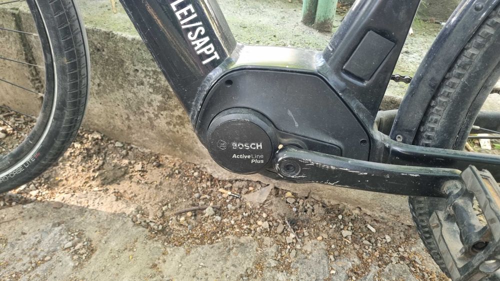 Bicicleta Electrica Trek Disctrict 6+ cu motor Bosch Active Line Plus