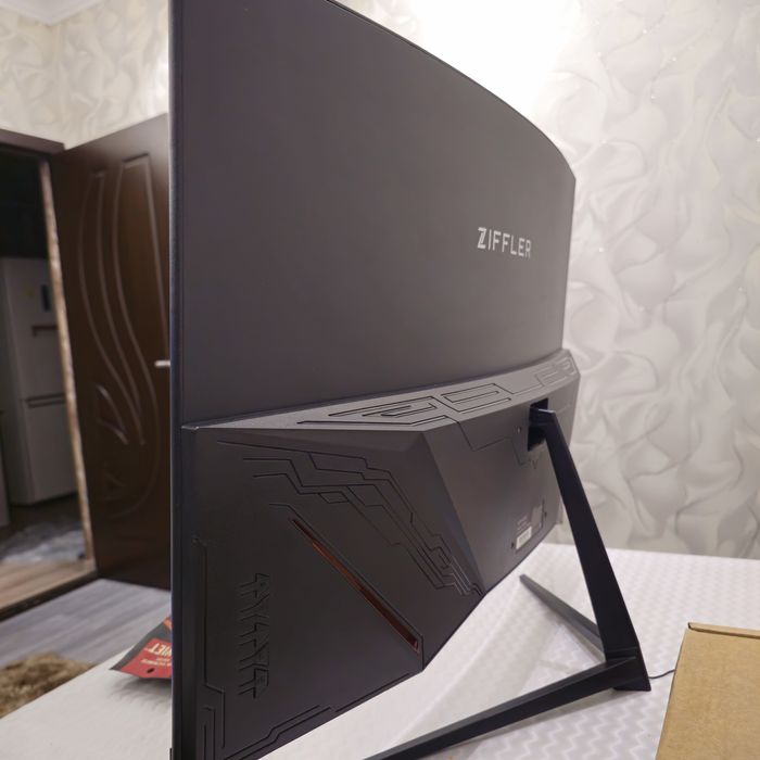 Продам монитор ZIFFLER 32 диагональ