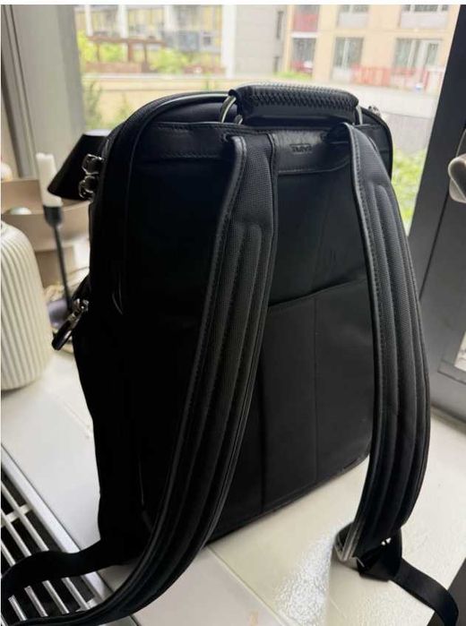 рюкзак TUMI Arrivé LARSON BACKPACK Black