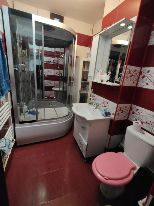 De vănzare apartament etaju 2