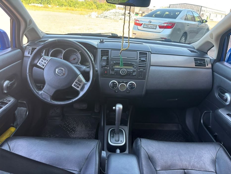 Продам надежный семейный автомобиль