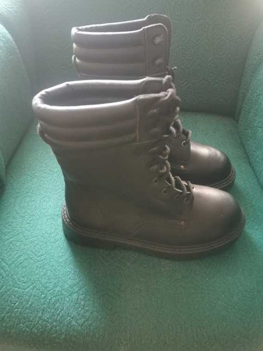 Обувки военни...