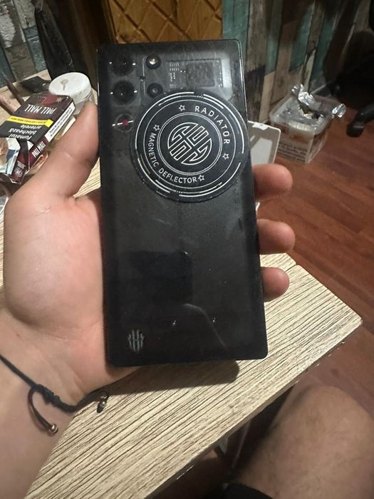 Telefom gaming RedMagic 10 pro 1T GB sctocare 24+12 GB Ram