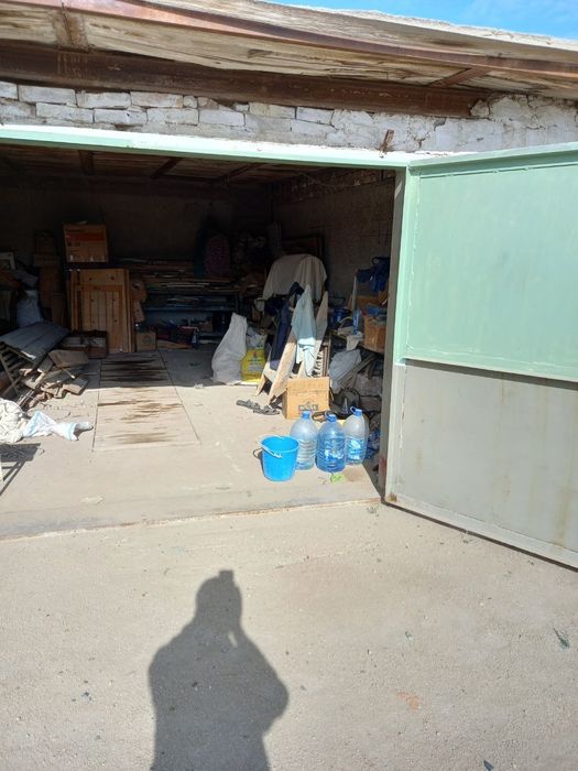 Гараж сотилади автобазани олдида