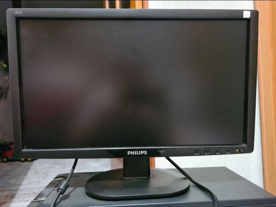 Продаю компьютер Philips процессором Crown