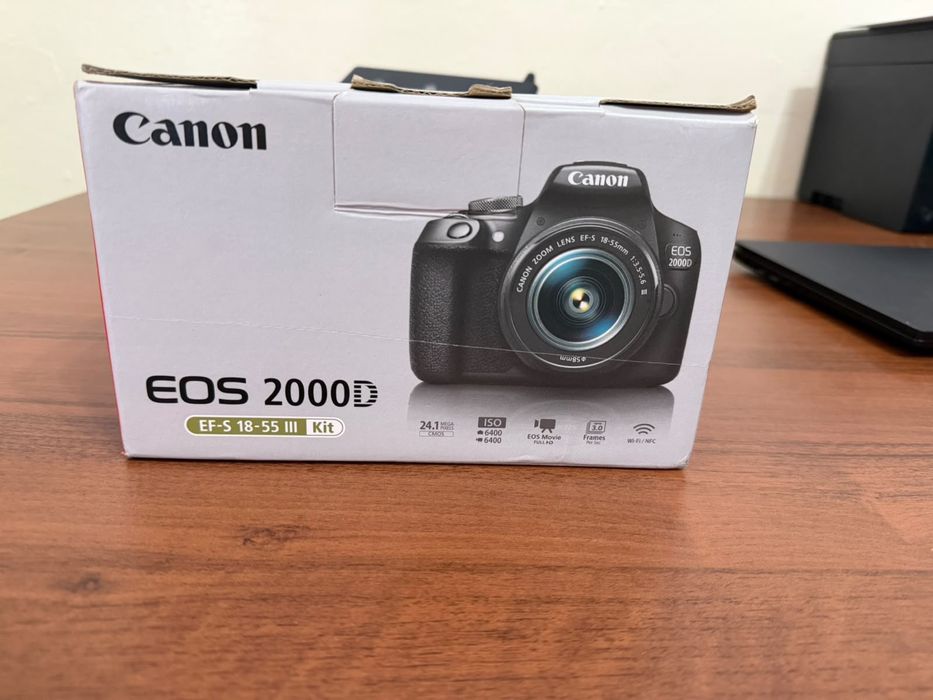 Canon EOS 2000D