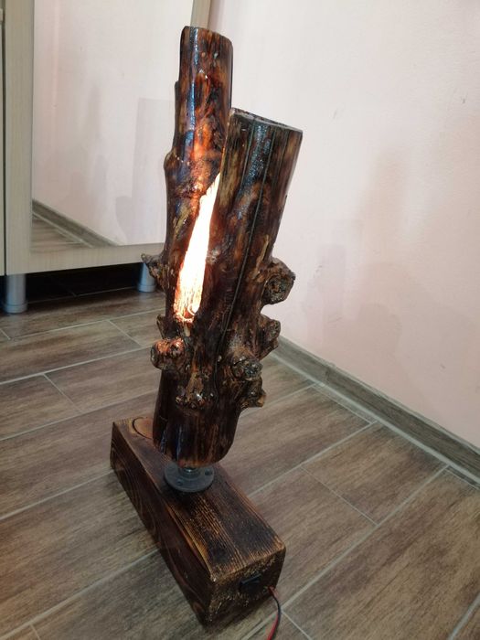 Lampa din trunchi veioza de lemn (cires) lucrata manual, bar, restaura