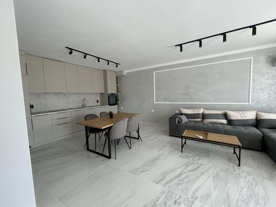 Дава се под наем Двустаен апартамент в Пловдив, Христо Смирненски - 73 кв.м за 750 € - Снимка #1