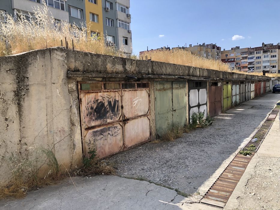 Гараж под наем .